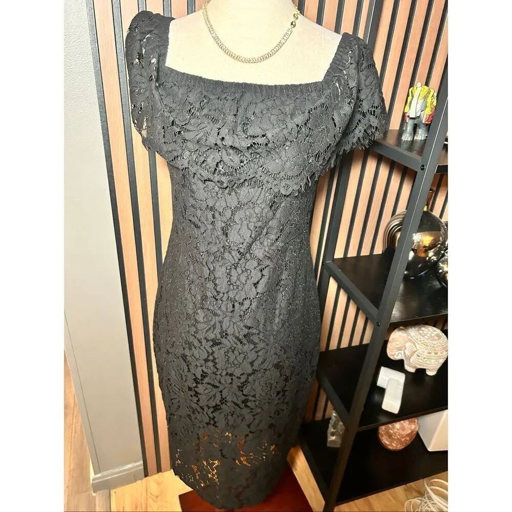 Forever 21 NWT Wide Neck Lace Tara Sheath Dress in Black Size M sexy going out